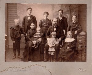 erik-and-anna-maria-blomquist-family